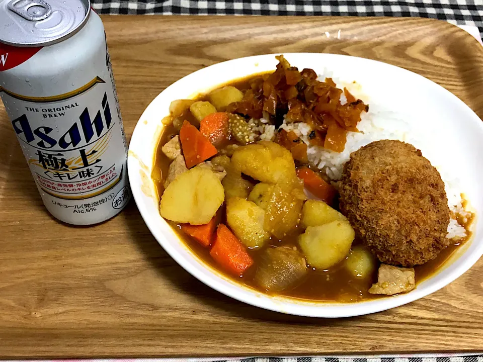 今日の夕食 ☆コロッケカレーライス ☆ビール🍺|まぁたんさん