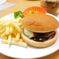 #あさごはん
#チーズバーガー
#手作りパティ|アコさん