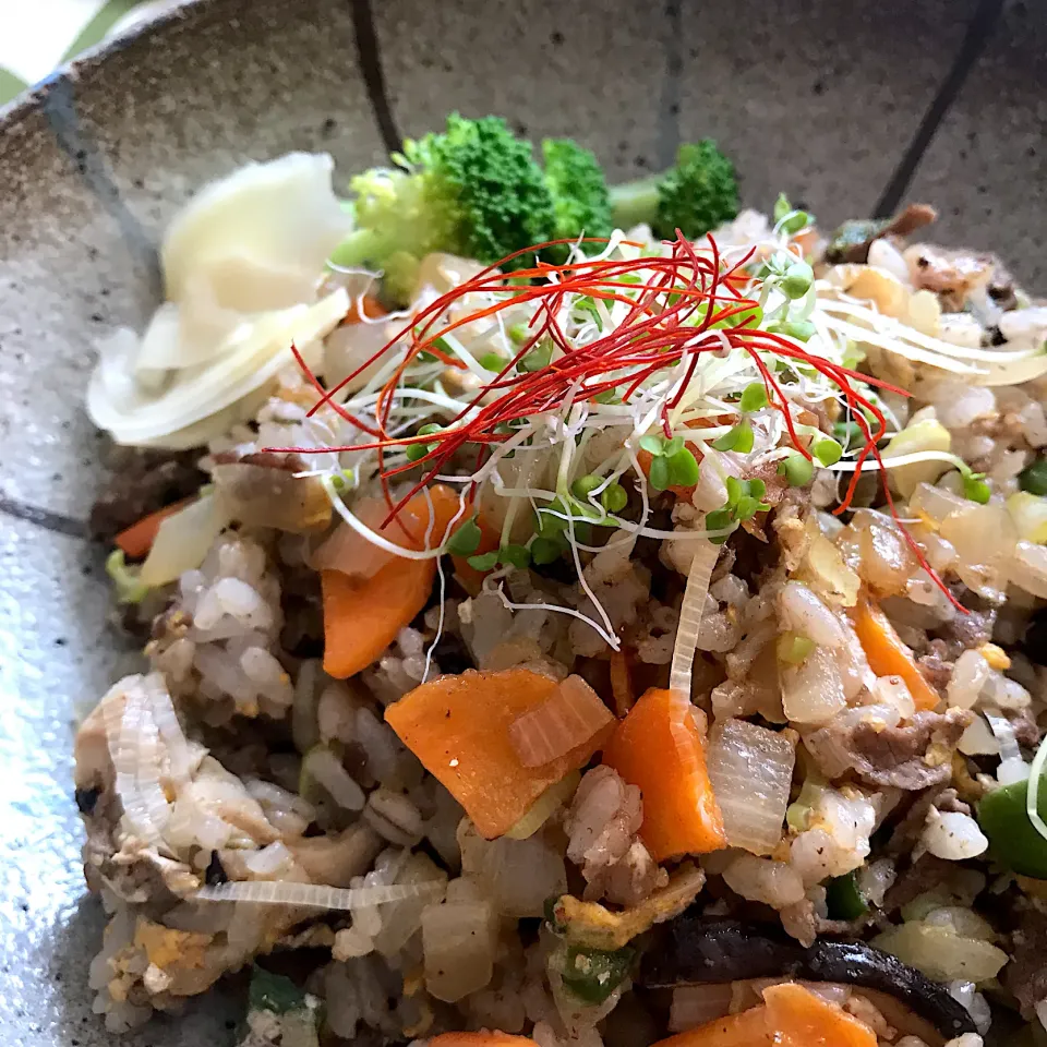 牛肉焼飯の味付けはステーキソースで💕|てるみさん