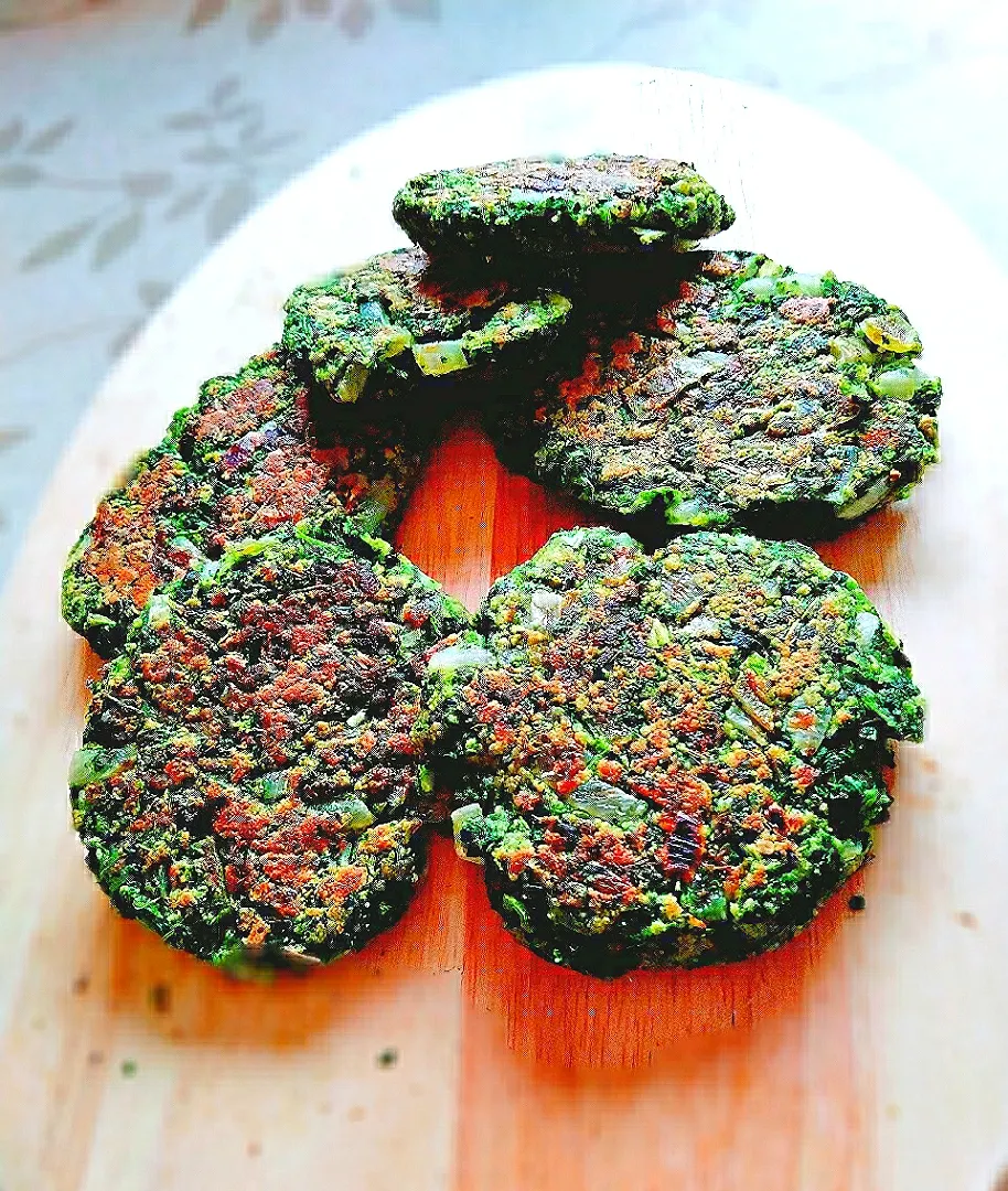 collard leafs patty burger|reginaさん