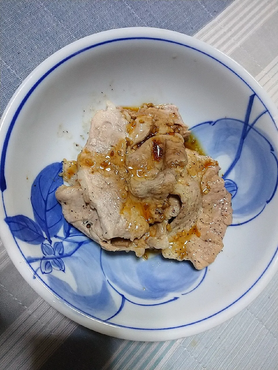 豚コショウに焼き肉のタレON|ひろみさん