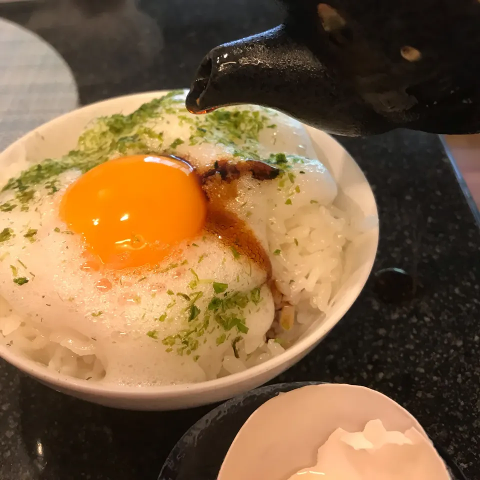 白身ふわふわ 卵かけご飯醤油投入❣️|シュトママさん