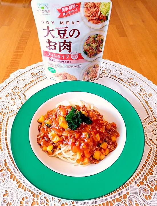 大豆のお肉でパスタ料理
大豆のお肉とは
・低脂質・高たんぱく
・コレステロールフリー
・お肉と間違えるほどの食感
・大豆の栄養を手軽に食べられる|🌻ako ·͜·♡peco🌻さん