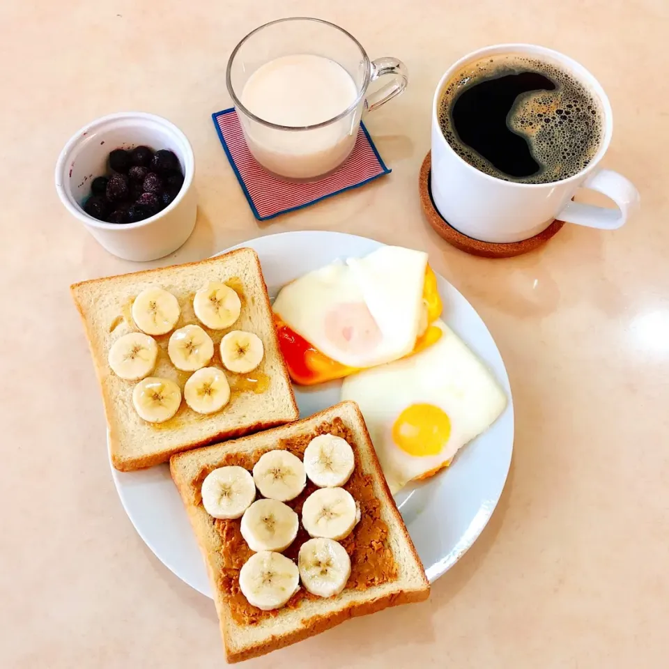 🥯日常の朝ごはん🍞 バナナハニー＆ピーナッツver.|Rina (˶‾᷄ ⁻̫ ‾᷅˵)さん