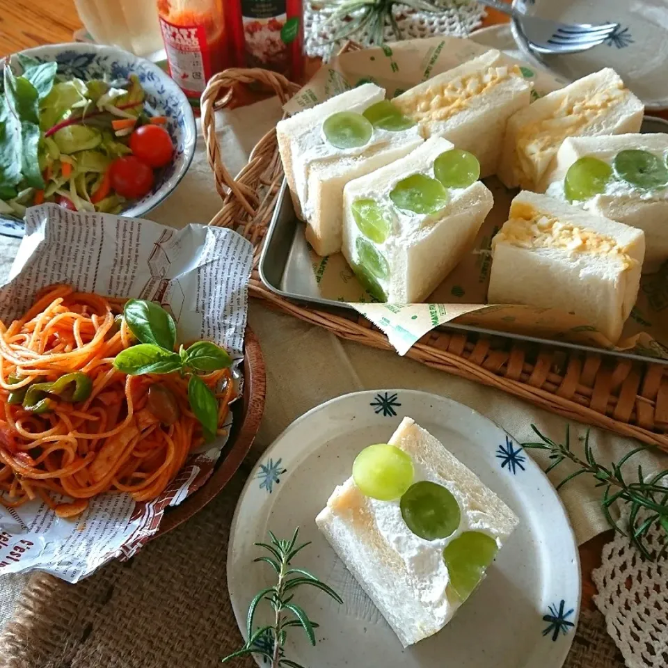 Snapdishの料理写真:２種のサンドとナポリタン～de
おうちランチ🍽️🍝✨|とまと🍅さん