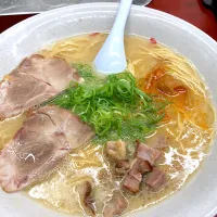 Snapdishの料理写真:長浜ラーメンみよし ラーメン|茜さん