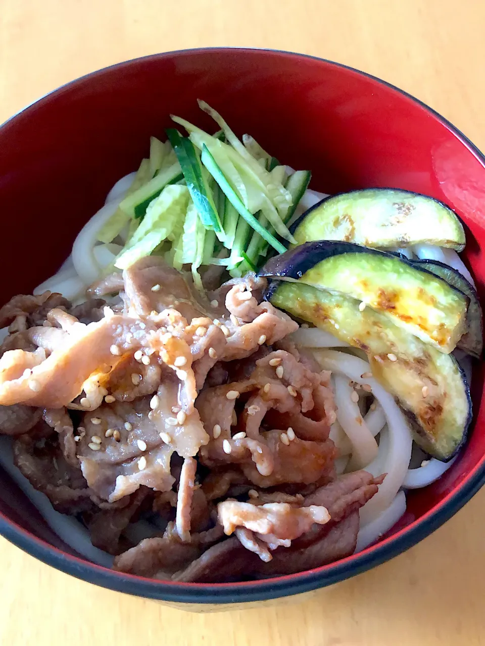 Snapdishの料理写真:焼きナスと豚こま味噌のぶっかけうどん|しらたまさん