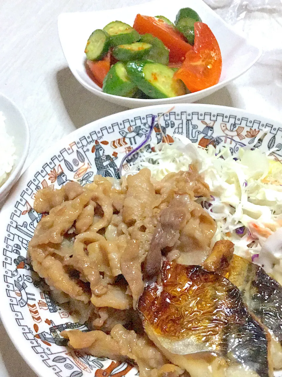 Snapdishの料理写真:きゅうりとトマトの韓国和え、生姜焼き風炒め、サバ|Ayaさん