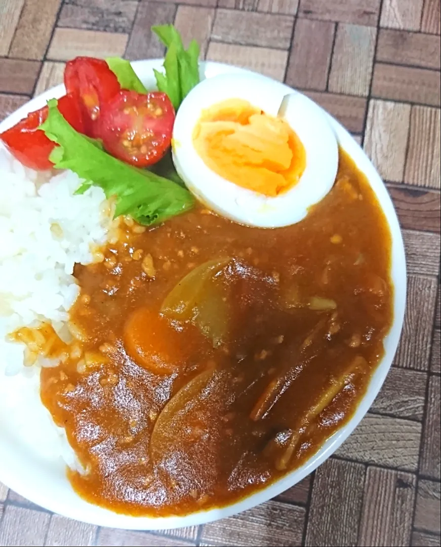 トマトきのこカレー 🍅🍛🥄|fumi ◡̈⋆さん