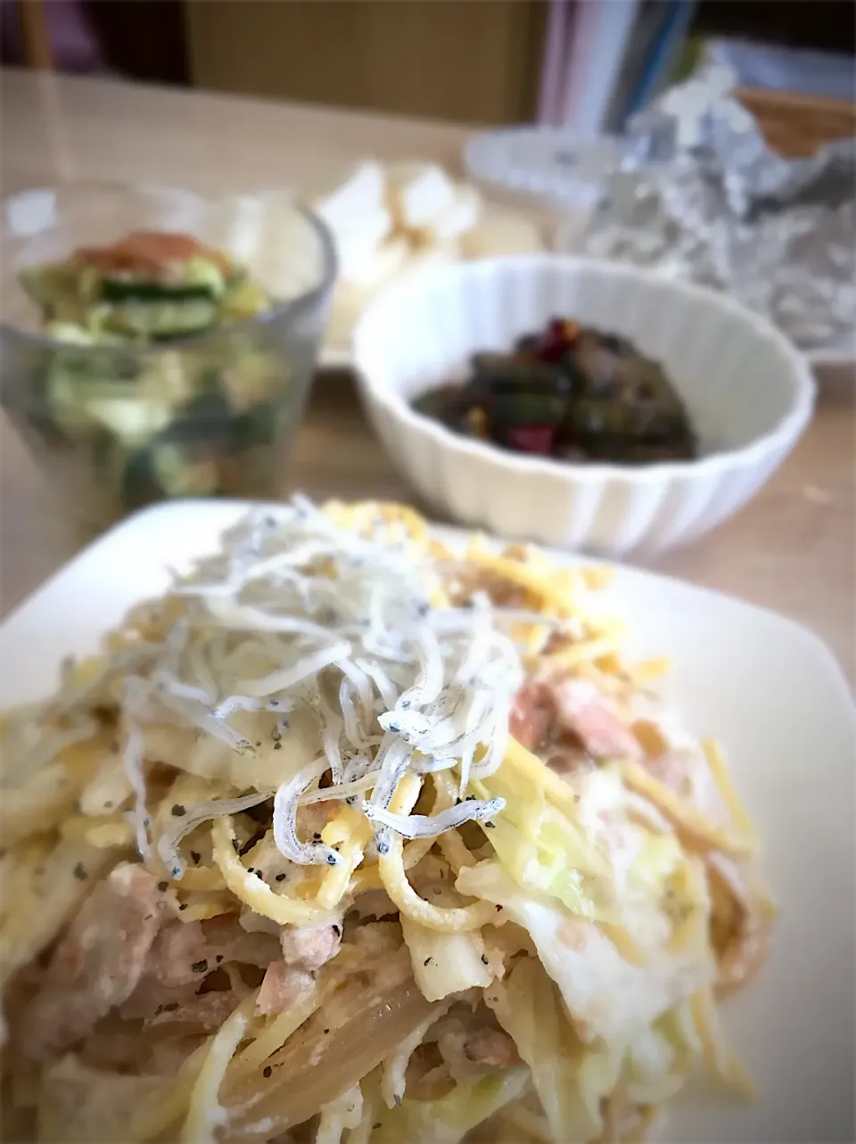 Snapdishの料理写真:豆腐クリームパスタと胡瓜の梅おかか和え|前田真沙さん