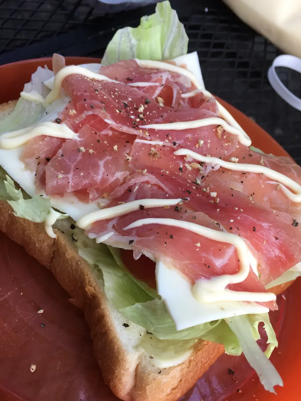 朝のキャンプ飯！生ハムブレッド|ぴのきちさん