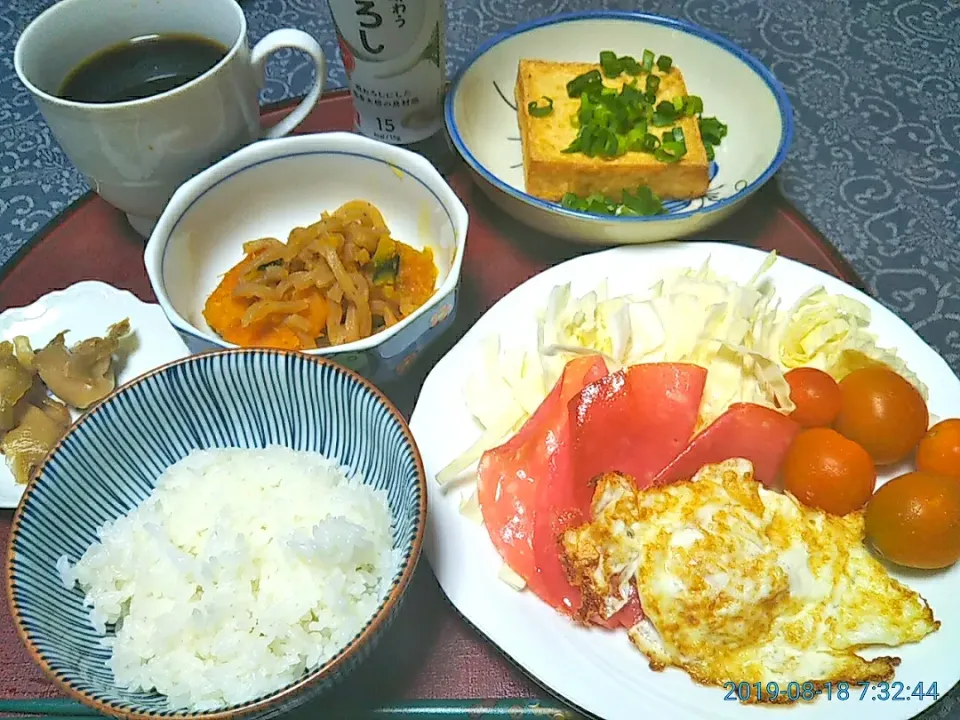 よねばーばの朝ごはん
日曜日
卵焼き、ハム、キャベツ、トマト添え
かぼちゃと糸蒟蒻の煮物
絹厚揚げ豆腐
ザーサイ、ご飯、コーヒー|yoneばーばさん