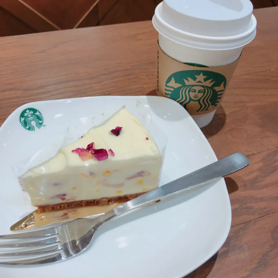 Snapdishの料理写真:ローズチーズケーキ|みぃさん