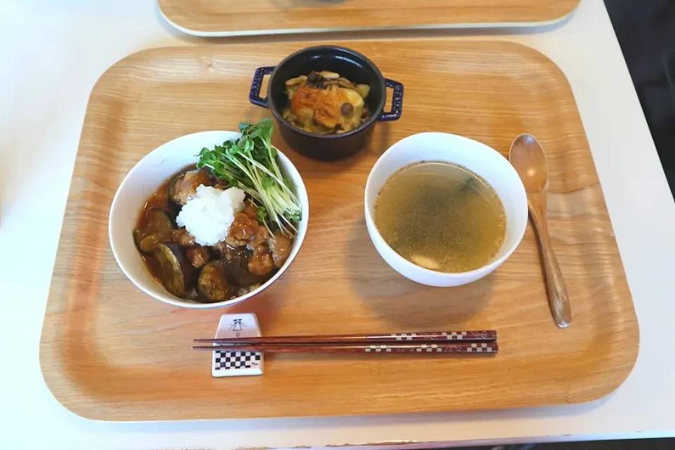 今日の夕食 SDモニター品使用の大豆のお肉のみぞれ煮丼、じゃがいもとしめじの豆乳チーズ焼き、わかめスープ|pinknari🐰🌈さん