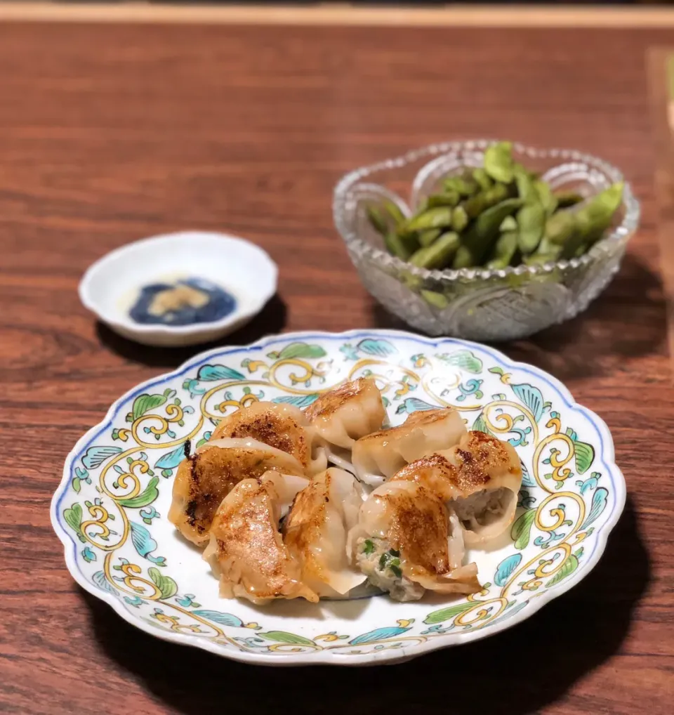 餃子と枝豆／Gyoza, Edamame🍃|angiee♡さん