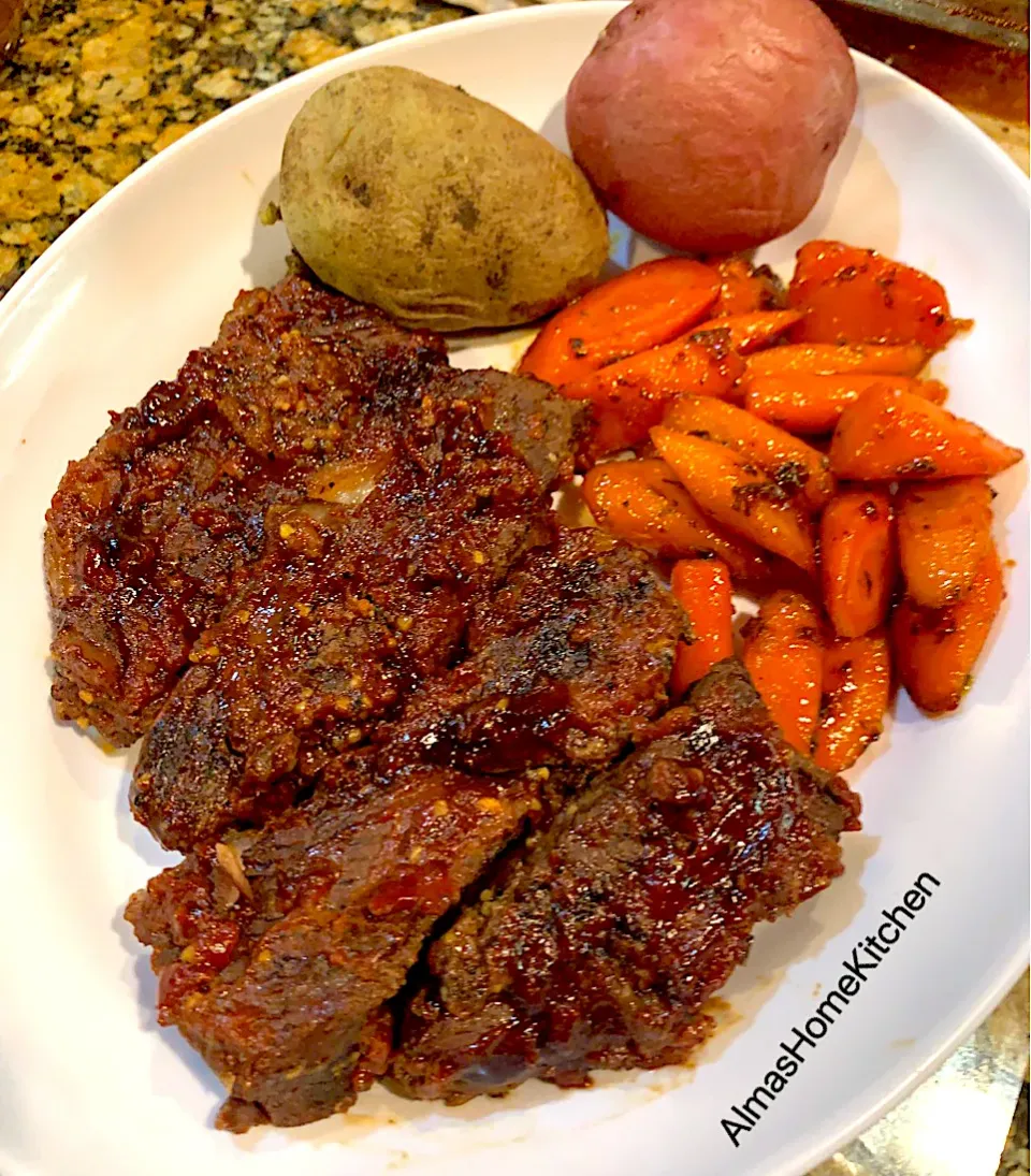 Oven-Baked Boneless Beef Short Ribs with baked potatoes and glazed carrots 😋|Alma's Home Kitchenさん