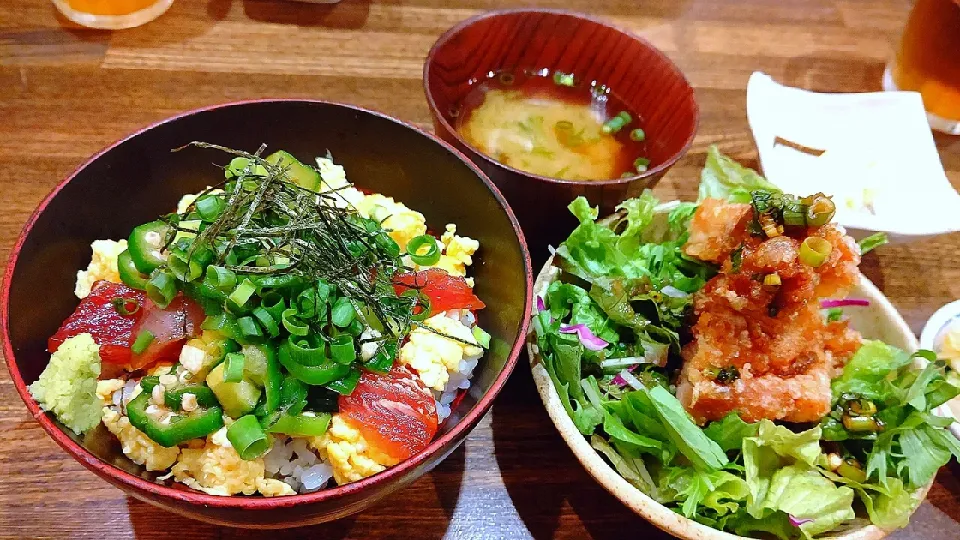 賄い飯🍚マグロ漬けと玉子そぼろ丼|Gauche Suzukiさん