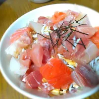 Snapdishの料理写真:海鮮丼|み ほ(*˘︶˘*).｡.:*♡さん