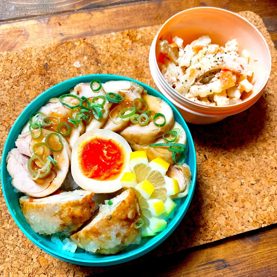 【お弁当】鶏チャーシュー＆豆腐つくね丼ぶり♡半熟煮卵|ぽりんさんさん