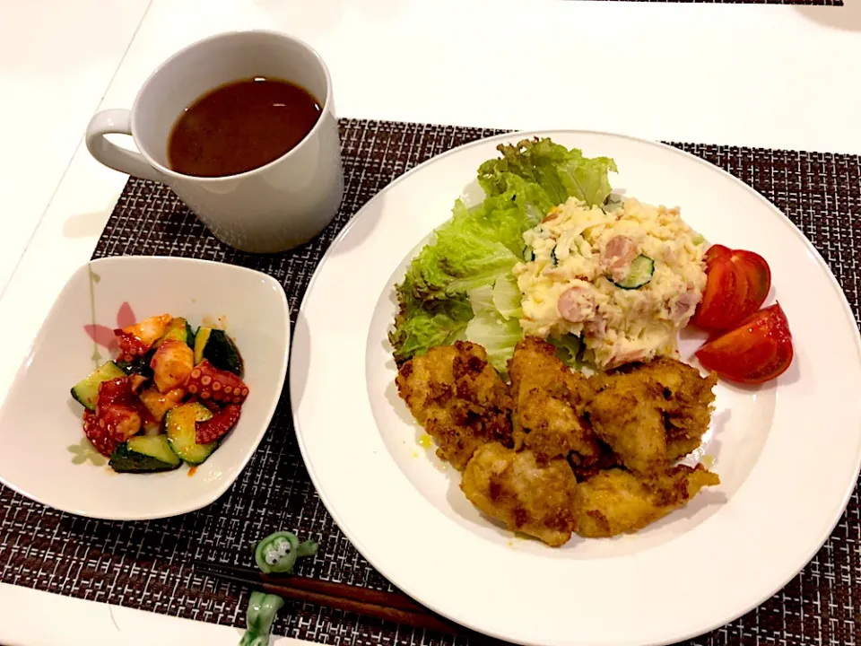 Snapdishの料理写真:#鶏胸肉のカレーパン粉焼き  #ポテトサラダ  #たこときゅうりのキムチ和え  #なめこの赤出汁|ゆぺこさん