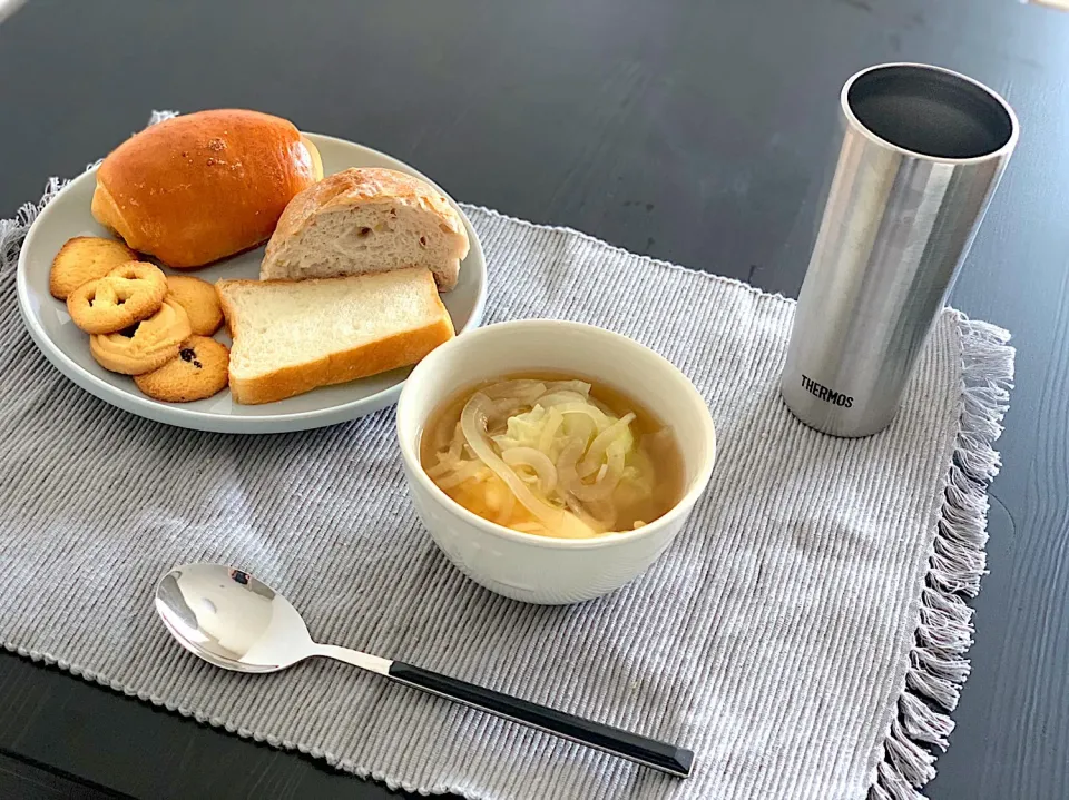 まるごとキャベツとたまねぎの鶏ガラスープ♡|K.anjuさん