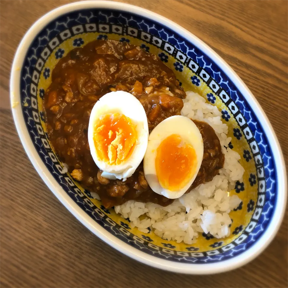 ゆでたまごのせカレー|マミさん