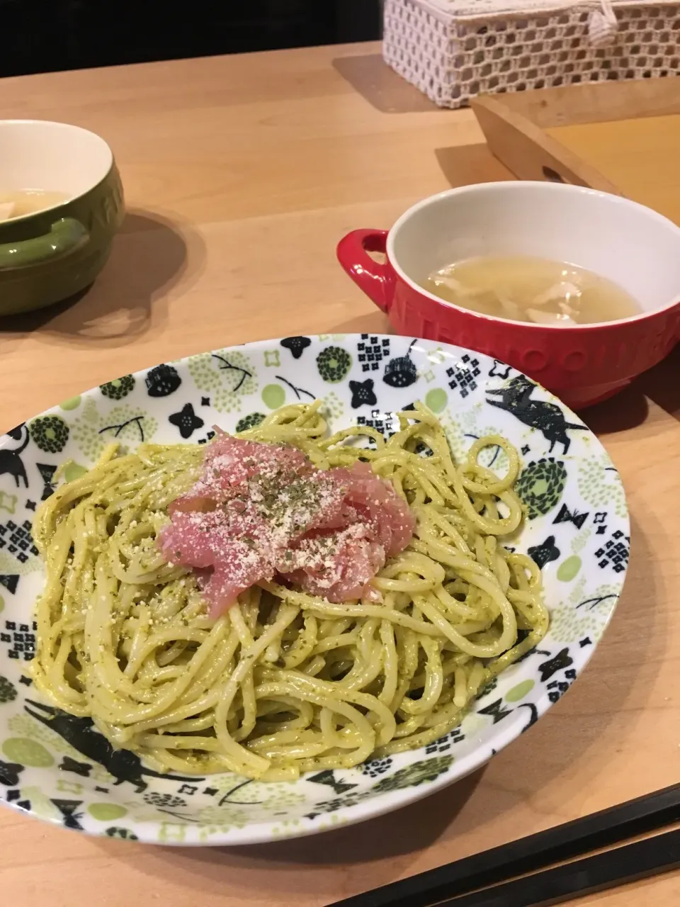 生ハムのジェノベーゼパスタ、茅乃舎野菜だしの玉ねぎスープ|アップルさん