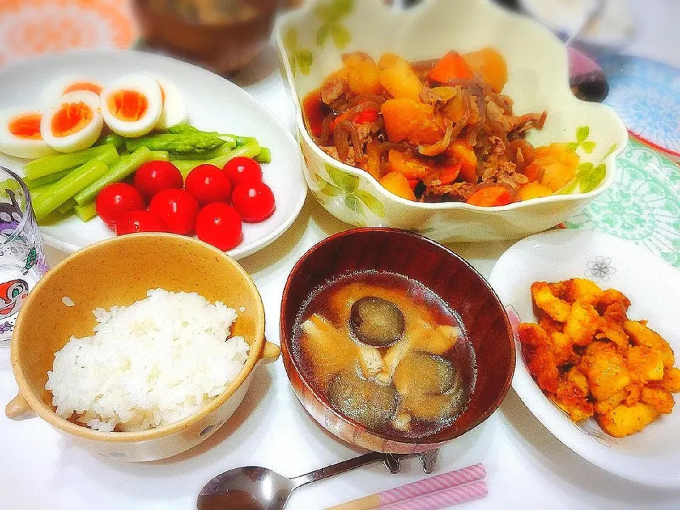 夕食(^ー^)
肉じゃが
いかのカレーパン粉焼き
アスパラ、ミニトマト、ゆで卵のサラダ
お味噌汁(ナス、油揚げ)|プリン☆さん