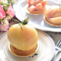 まるごと桃のタルト