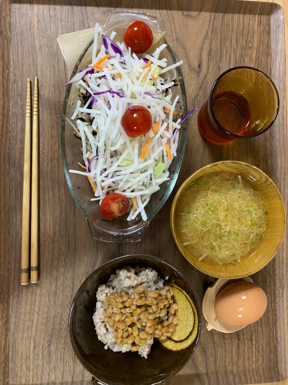 Snapdishの料理写真:大根サラダ、ブロッコリーの芽の味噌汁、納豆玄米ご飯|makkyさん