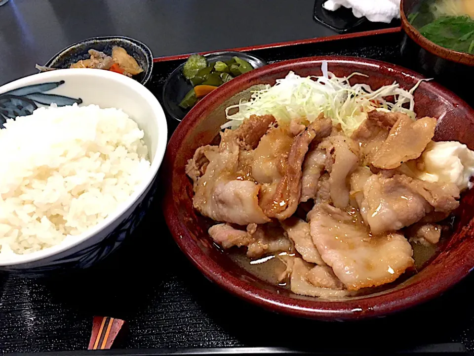 豚肉生姜焼き定食@おまた(池袋)|yoooochanさん