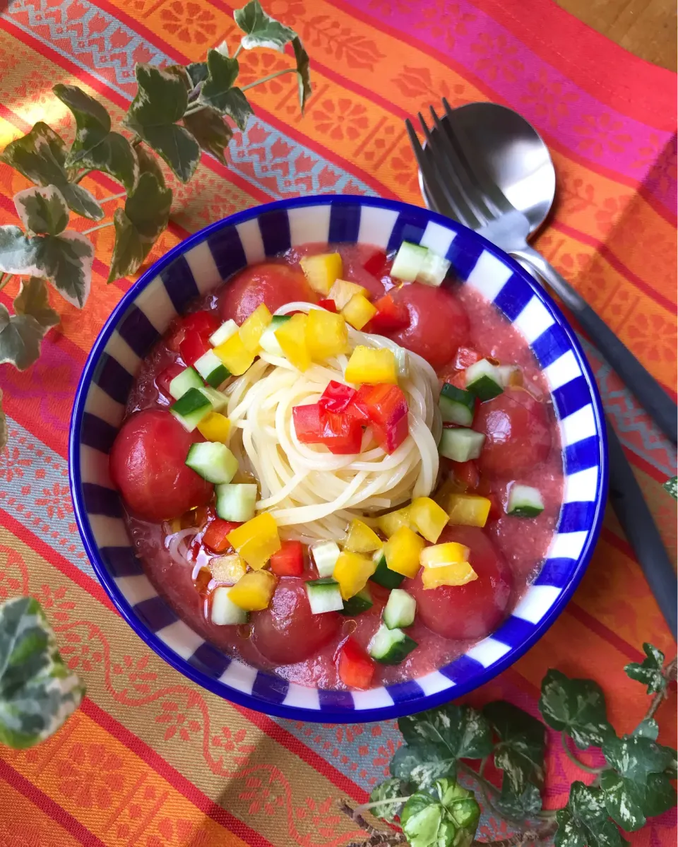 🍅真っ赤で甘いトマトを ワンサカ使って 我が家夏の定番 ガスパチョの冷製パスタ🍝|Hollyさん