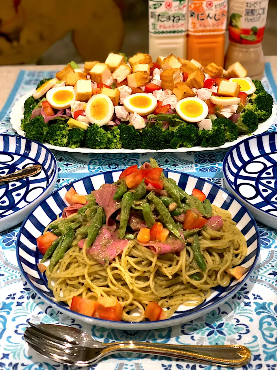 夏野菜のジェノベーゼパスタ🍝！筋肉モリモリサラダ🥗！|Mayumiさん