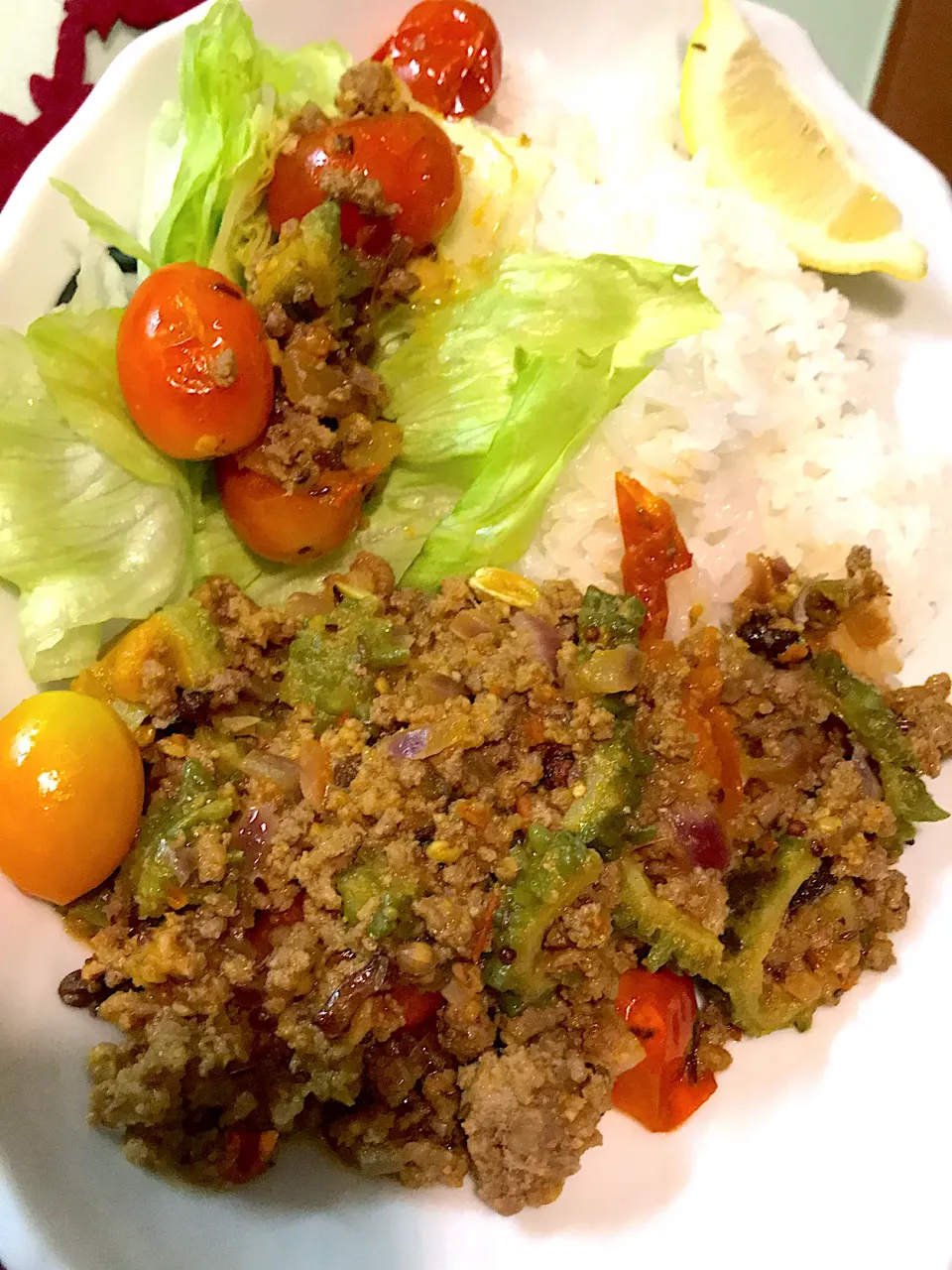 トマトゴーヤキーマカレー🍅|mariamさん