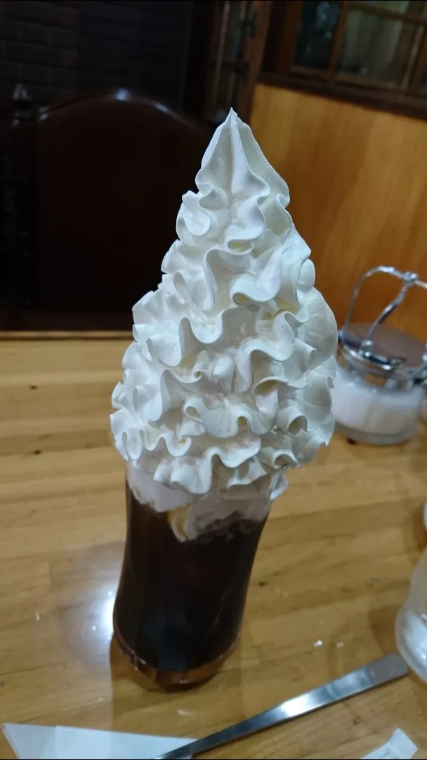 Snapdishの料理写真:タナカ御成店の「アイスウインナーコーヒー」|タカシさん