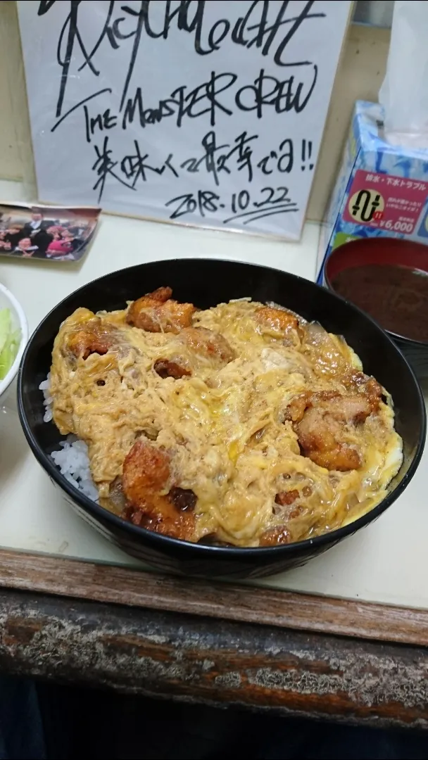 三重県宇治山田の満腹食堂の「唐揚げ丼」|タカシさん