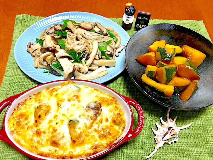 Snapdishの料理写真:かぼちゃのグラタン🎃かぼちゃ煮🎃キノコのオイスター炒め🍄|バシュランさん