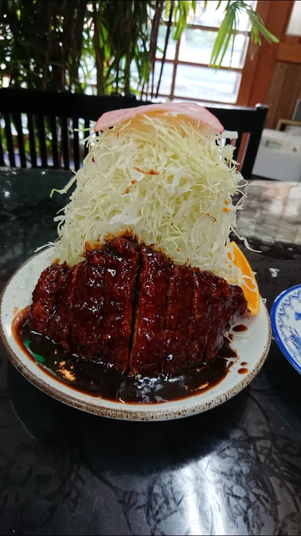 名古屋市尾頭橋「葉栗屋」の味噌かつ定食|たかしさん