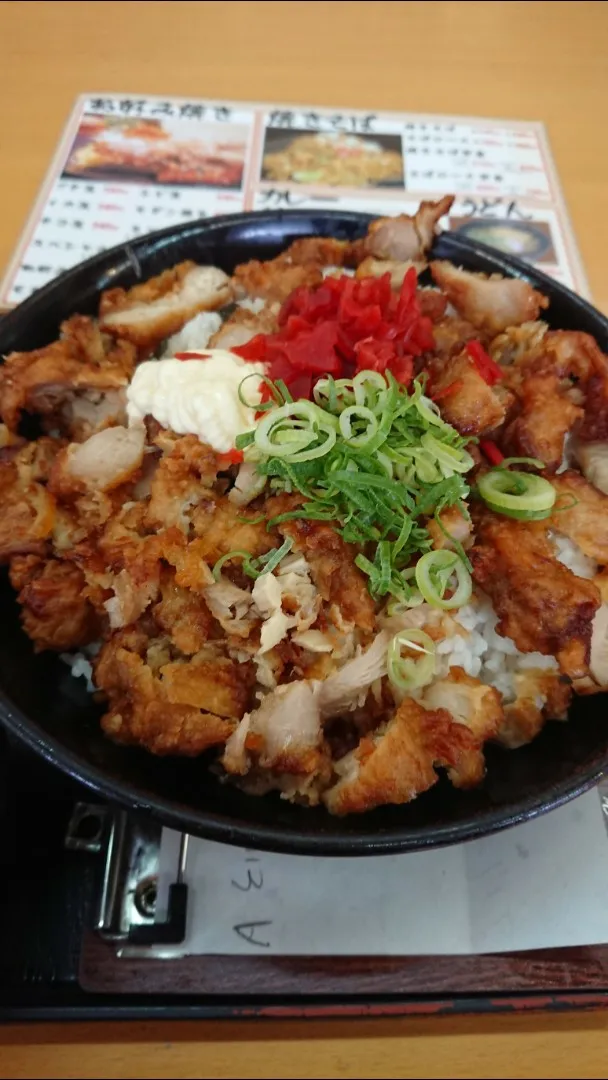 「タコシュー八戸ノ里本店」鶏ギガ丼|たかしさん