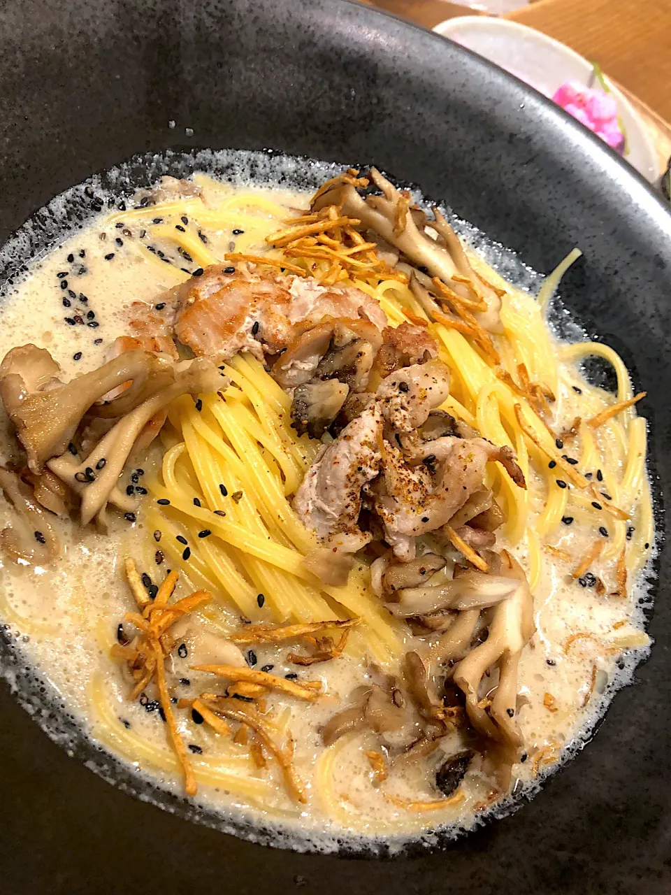 豚肉とマイタケの豆乳ごぼうソースパスタ|玲香さん