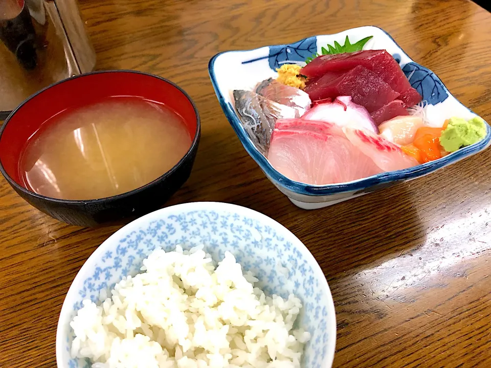 刺身盛り合わせ定食🐟|buhizouさん