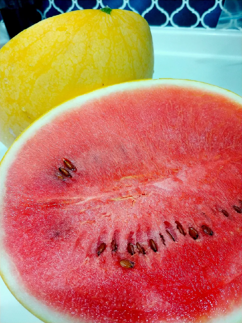 Snapdishの料理写真:皮が黄色いスイカ🍉

実家産
中が黄色はあるけれど外が黄色は珍しい|ファンメイ🌺さん