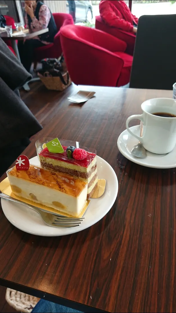 東大阪市菱屋西「シュクレ本店」のケーキバイキング|たかしさん