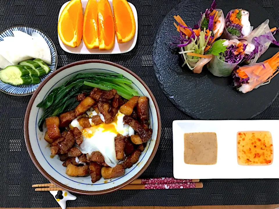 Snapdishの料理写真:角煮丼定食|ゆうかさんさん