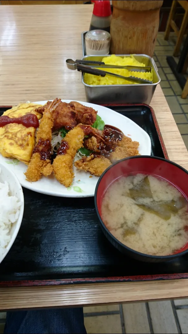 京橋「もとや食堂本店」A定食|タカシさん