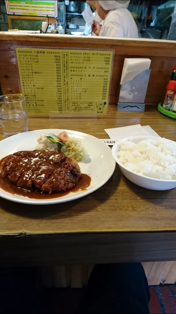 Snapdishの料理写真:神戸市灘区「自由軒」のメンチカツとライス|タカシさん