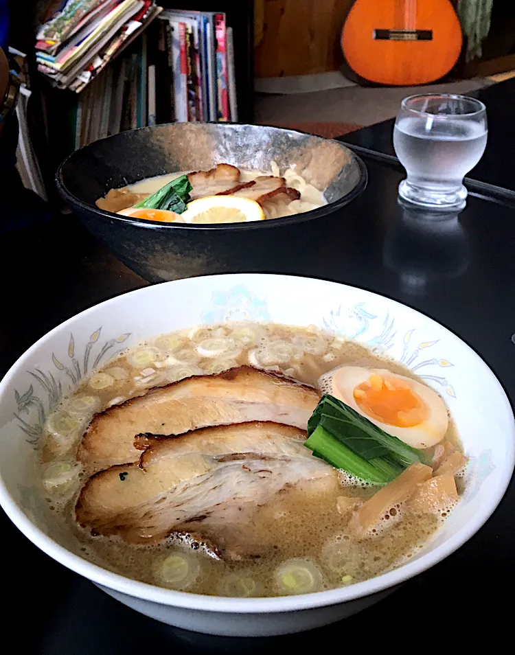 昼ごはん☀️☀️☀️                                           にごり中華   は  鶏白湯＆和風スープ|ぽんたさん