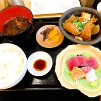 Snapdishの料理写真:マグロ定食|あつぅさん