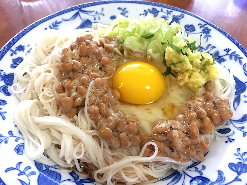 Snapdishの料理写真:TKS卵かけ素麺|さんだーさん