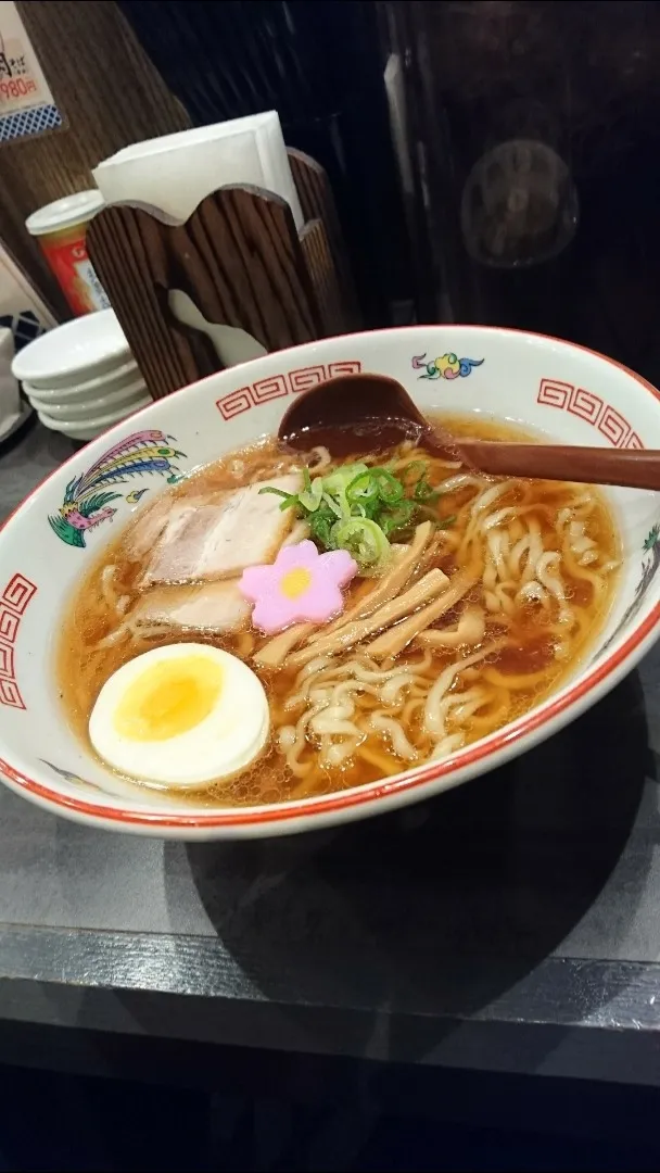 名古屋駅ビル内「麺通り」にて醤油ラーメンを|タカシさん